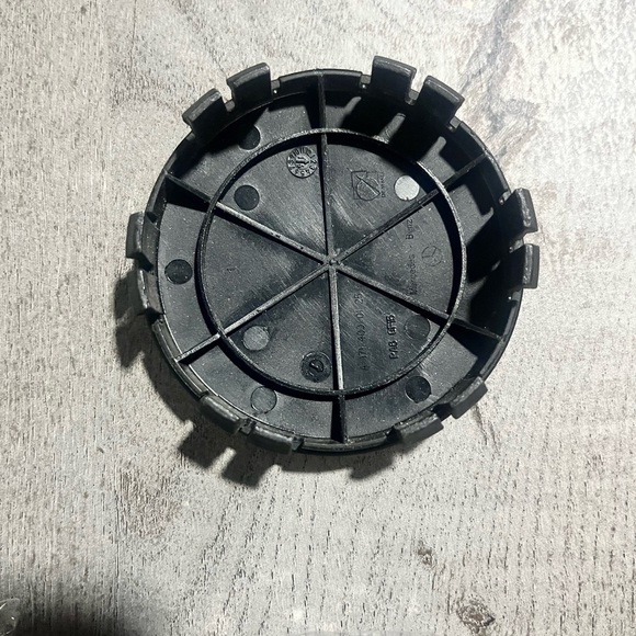 Set of 4 Brand New Mercedes Benz Center Caps Chrome/Black - Picture 2 of 3